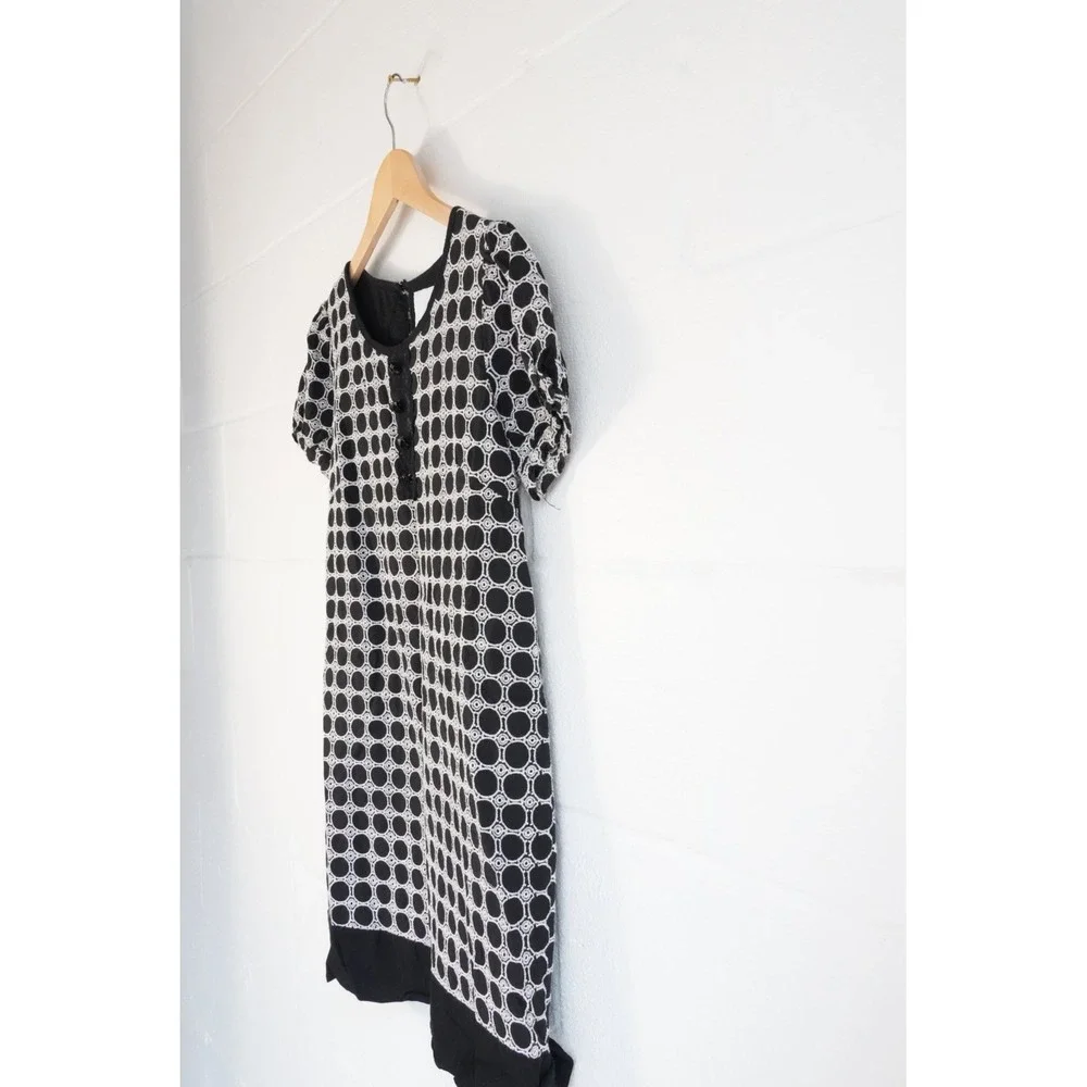 Bizz Princess Shift Mini Dress Medium Black White Geometric Embroidered Cotton - Picture 2 of 8